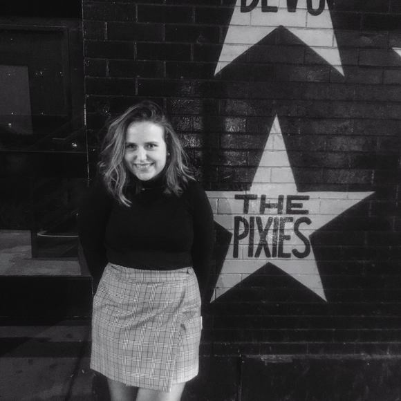 Meet your Posher, Chloe - Picture 1 of 1